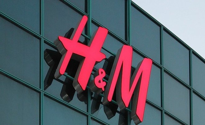 H&M временно приостанавливает работу в России